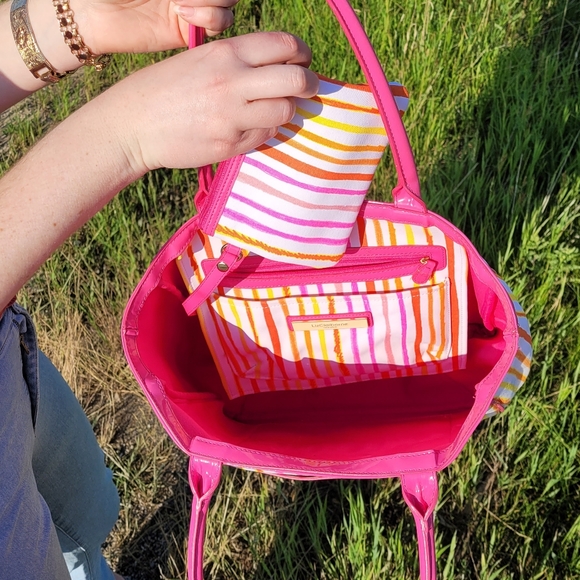 Pink stripe Liz Claiborne canvas tote bag with wristlet - Picture 4 of 14